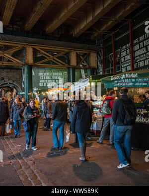 Londres, Royaume-Uni - Mai 29, 2011 : Borough Market, près de London Bridge L'un des plus grands et les plus anciens marchés alimentaires à Londres Banque D'Images