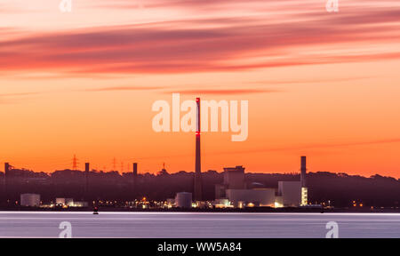 Aghada, Cork, Irlande. 13 Septembre, 2019. L'aube sur l'ESB à Aghada, co Cork, Irlande. - Crédit ; David Creedon / Alamy Live News Banque D'Images