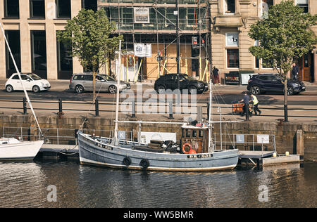 NEWCASTLE Upon Tyne, Angleterre, Royaume-Uni - Mai 08, 2018 : traweler pêche amarrés sur Newcastle Quayside. Banque D'Images