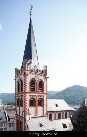 Vieille Ville avec l'église de Saint - Pierre, Bacharach sur le Rhin, au patrimoine mondial de l'Unesco de la vallée du Haut-Rhin moyen, Rhénanie-Palatinat, Allemagne, Europe Banque D'Images
