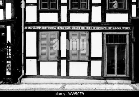 Photographie de la façade d'une maison à pans de bois, Banque D'Images