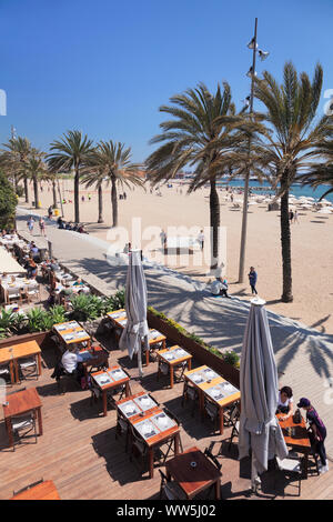 Restaurant à la plage de Barceloneta, Port Olympique, Barcelone, Catalogne, Espagne Banque D'Images