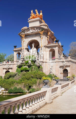 La Cascada, fontaine avec quadrige de l'Auroa, architecte Josep Fontsere, Parc de la Ciutadella, Barcelone, Catalogne, Espagne Banque D'Images