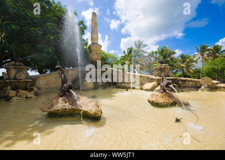 Fontaine dans ancien village Altos de Chavon, re-créé de style méditerranéen du xvie siècle village, La Romana, République Dominicaine Banque D'Images