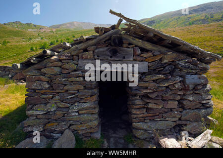 Ancien chalet de montagne au Tyrol du Sud Banque D'Images