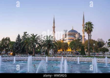 Mosquée Sultan Ahmed dans la ville d'Istanbul, Turquie. Banque D'Images
