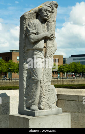 Statue de Matt Talbot (artiste - James Power), Sir John Rogerson's Quay, Dublin, Irlande Banque D'Images