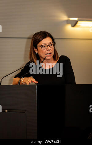 Bologne, Italie. 13 Septembre, 2019. Paola De Micheli, ministre des Transports et de l'Infrastructure, prend part à une réunion sur une profession en Émilie-romagne le 13 septembre 2019 à Bologne, en Italie. Credit : Massimiliano Donati/Alamy Live News Banque D'Images