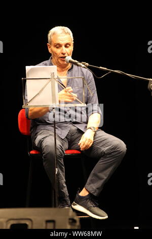 Napoli, Italie. Sep 12, 2019. Maurizio De Giovanni assister à son dernier livre intitulé "12 ROSE A SETTEMBRE'. Dans photo Maurizio De Giovanni (Photo par Salvatore Esposito/Pacific Press) Credit : Pacific Press Agency/Alamy Live News Banque D'Images