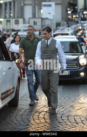 Napoli, Italie. Sep 12, 2019. Lino Guanciale, acteur et interprète d'Commissario Ricciardi sur plateau de cinéma Il Commissario Ricciardi à Naples. (Photo par Salvatore Esposito/Pacific Press) Credit : Pacific Press Agency/Alamy Live News Banque D'Images