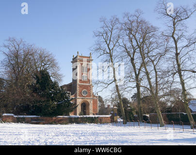 Jour de Noël, 2010, Église de St Mary Magdalene, Willen, construit par Robert Hooke, 1685, Milton Keynes, Grade 1 Banque D'Images