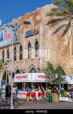 Mega Parc et Wurstkaiser, partie mile sur la Playa de Palma, Majorque, Mer Méditerranée, Iles Baléares, Espagne, le sud de l'Europe Banque D'Images