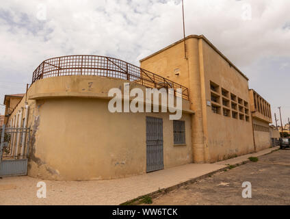 La piscina italiana piscine construite durant la période coloniale italienne, région centrale, Asmara, Erythrée Banque D'Images