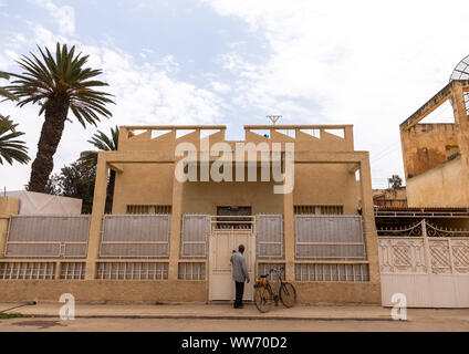 La piscina italiana piscine construite durant la période coloniale italienne, région centrale, Asmara, Erythrée Banque D'Images