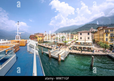 Le lac de Garde, Malcesine, bateau d'excursion Banque D'Images