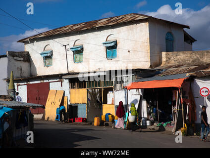 Marché local dans les rues de la vieille ville, région Harari, Harar, en Ethiopie Banque D'Images