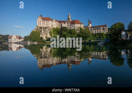 Château de Sigmaringen sur le Danube Banque D'Images