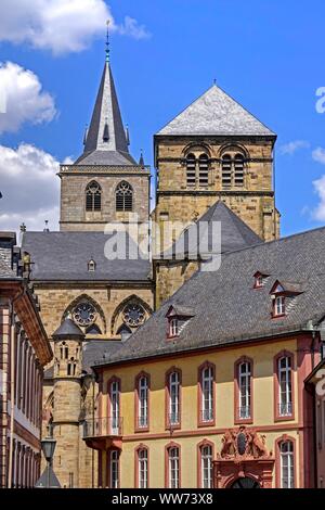 Liebfrauenkirche (église Notre Dame) et grande Cathédrale de Saint-Pierre à Trèves, LiebfrauenstraÃŸe, Trèves, Rhénanie-Palatinat, Allemagne Banque D'Images