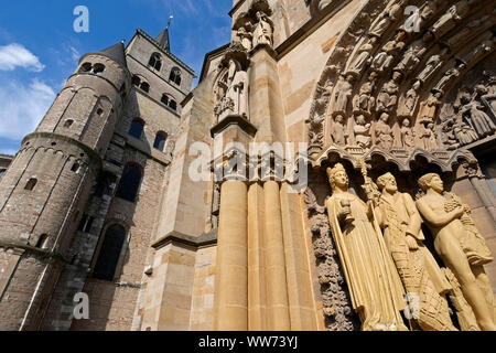 Portail ouest de Liebfrauenkirche (église Notre Dame), Trèves, Rhénanie-Palatinat, Allemagne Banque D'Images