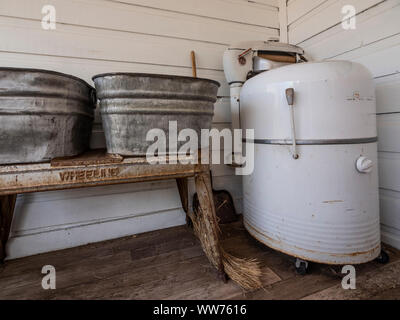 Vieille machine à laver, essoreuse Swett, Lieu historique national du Ranch-Bar Flaming Gorge National Recreation Area près de Dutch John, Utah. Banque D'Images