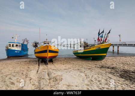 L'Europe, la Pologne, la Poméranie, Mechelinki beach, des bateaux de pêche Banque D'Images