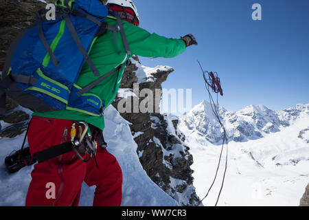 Tour de ski alpiniste sur KÃ¶nigsspitze, Sulden, Tyrol du Sud, Italie Banque D'Images