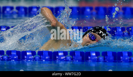 Great Britain's Toni Shaw en action au cours de la 400 mètres nage libre S9 pendant cinq jours du monde Para natation Championnats d'Allianz au Centre aquatique de Londres, Londres. Banque D'Images