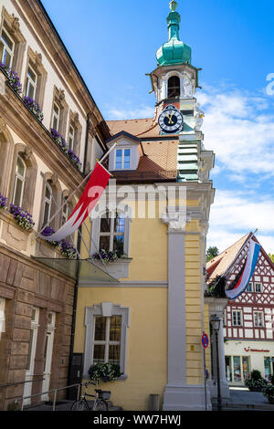 Allemagne, Bavière, Kulmbach, scène de rue avec l'hôtel de ville Banque D'Images