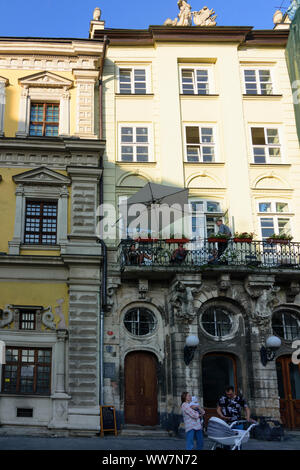 Lviv (Lemberg, Lwiw) : Palais Bandinelli et maison de la famille au square Rynok Wilczek (place du marché) de , Lviv, Ukraine Banque D'Images