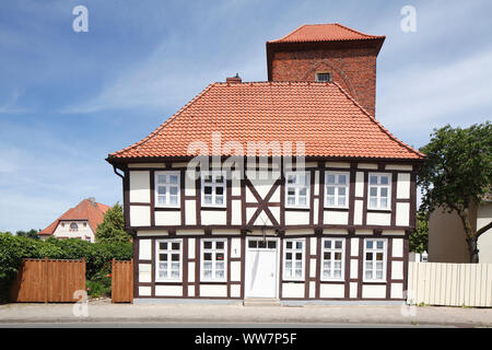 La maison du bourreau dans la vieille ville avec tour fortifiée, Verden, Basse-Saxe, Allemagne, Europe Banque D'Images