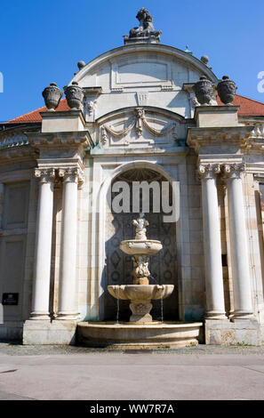 Fontaine de la place du musée national de Bavière à Munich en Prinzregentenstrasse Banque D'Images