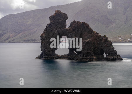 La Roque de Bonanza, la formation de roche volcanique, d'une exposition longue, photographie, Valverde, El Hierro island, îles de Canaries, Espagne Banque D'Images