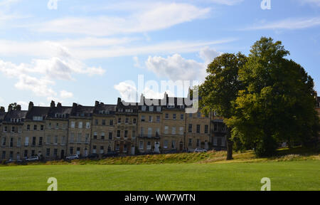 Old English maisons près de Royal Crescent à Bath, Royaume-Uni Banque D'Images