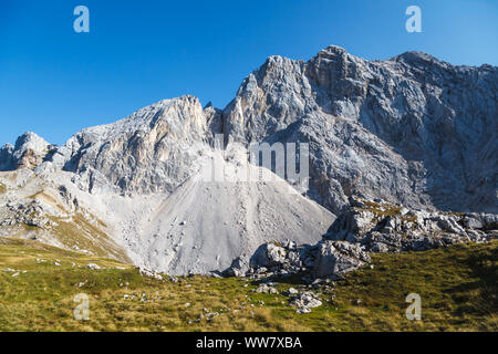 Vue sur les montagnes de Wetterstein en éventail près de Garmisch-Partenkirchen, Bavière, Allemagne, Banque D'Images