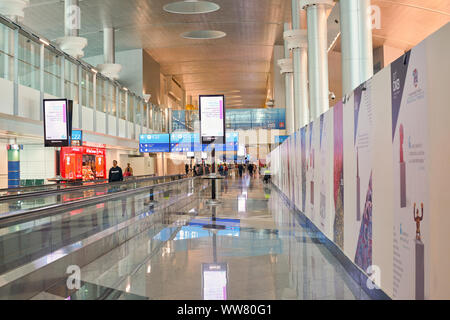 Dubaï, Émirats arabes unis - circa 2019, janvier : interior shot de l'Aéroport International de Dubaï. Banque D'Images