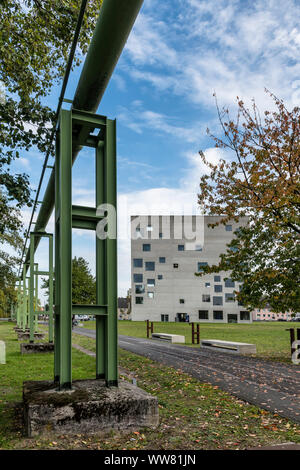 Essen, Rhénanie du Nord-Westphalie, Allemagne, cube ou Sanaa Zollverein à Essen Stoppenberg bâtiment près de la mine de charbon de Zollverein, Banque D'Images