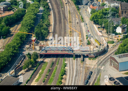 Vue aérienne, la rénovation de la Thyssen Bridge, pont, tramway, pont en arc, MÃ¼lheim Oberhausener Straße der Ruhr, Ruhr, Rhénanie du Nord-Westphalie, Allemagne Banque D'Images