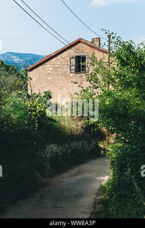 Lopigna, petit village situé dans les montagnes corses, avec des maisons typiques Banque D'Images