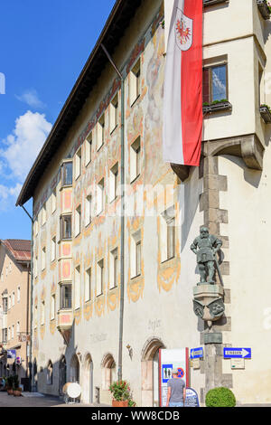 Schwaz, zone piétonne Rue Franz-Josef-Straße, l'Hôtel de Ville, à droite), Silberregion Karwendel, région d'argent du Karwendel, Tyrol, Autriche Banque D'Images