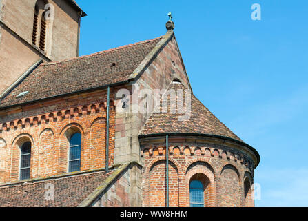 Allemagne, Baden-WÃ¼rttemberg, RheinmÃ¼nster, Minster Schwarzach partie supérieure du choeur avec le choeur de l'abside, ancien monastère Eglise Saint Pierre et Paul, ancienne abbaye bénédictine, édifice roman sur le Rhin supérieur faite de grès rouge et brique, construit 1220-1225 Banque D'Images