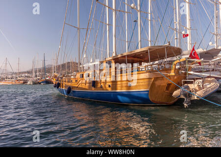 Bateaux, navires, yachts dans le port de Bodrum, Turquie, Banque D'Images