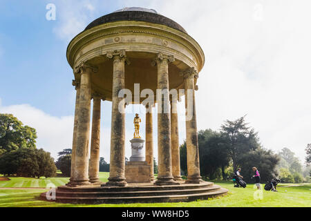 L'Angleterre, dans le Buckinghamshire, Stowe Stowe, paysage de jardins, la Rotonde et Stowe Golf Course Banque D'Images