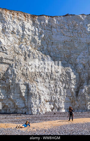 L'Angleterre, l'East Sussex, Eastbourne, Parc National des South Downs, Les Sept Soeurs, plage à Urrugne Banque D'Images