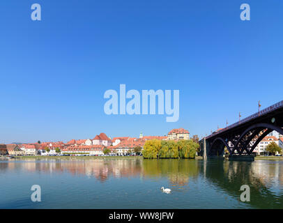 Maribor (Marburg an der Drau), rivière Drava, pont principal plus Glavni, Vieille Ville, Quartier Carême, Cathédrale de Stajerska (Styrie), Slovénie Banque D'Images