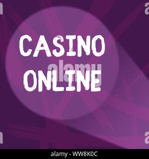 Texte de l'écriture manuscrite en ligne de casino. Ordinateur photo conceptuelle Gamble Jeu de poker High Stakes Lotto Pari Royal Violet abstrait de désarroi Monochrome Smudge Banque D'Images