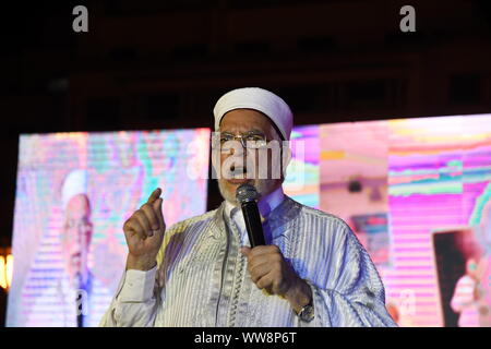 Tunis, Tunisie. 13 Sep, 2019. Le candidat présidentiel tunisien Abdelfattah Mourou fait de remarques dans une campagne électorale à Tunis, Tunisie, le 13 septembre, 2019. Il y a 26 candidats à l'élection présidentielle prévue le 15 septembre et le vote à l'étranger a lieu du 13 septembre au 15 septembre. Credit : Adele Ezzine/Xinhua Banque D'Images