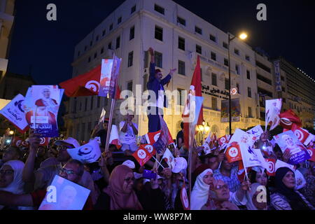 Tunis, Tunisie. 13 Sep, 2019. Supporters assister à une campagne des élections présidentielles à Tunis, Tunisie, le 13 septembre, 2019. Il y a 26 candidats à l'élection présidentielle prévue le 15 septembre et le vote à l'étranger a lieu du 13 septembre au 15 septembre. Credit : Adele Ezzine/Xinhua Banque D'Images