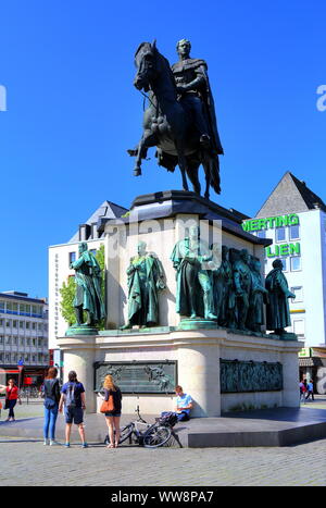 Horseman statue du roi de Prusse Friedrich-Wilhelm III sur le Heumarkt dans la vieille ville, Cologne, Rhénanie du Nord-Westphalie, Allemagne de l'Ouest, Allemagne Banque D'Images