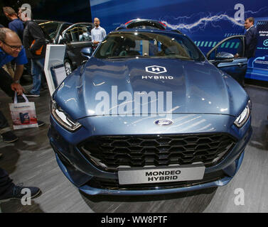 Francfort, Allemagne. Sep 12, 2019. Le constructeur automobile américain Ford affiche la Ford Mondeo 2019 hybride à l'Internationale Automobil-Ausstellung (AAI). (Photo de Michael Debets/Pacific Press) Credit : Pacific Press Agency/Alamy Live News Banque D'Images