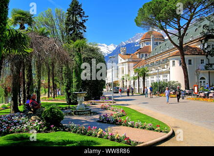 Kurpromenade 36 à la Passer avec Kurhaus, Meran, Burggrafenamt, Etschtal, Tyrol du Sud, Italie Banque D'Images